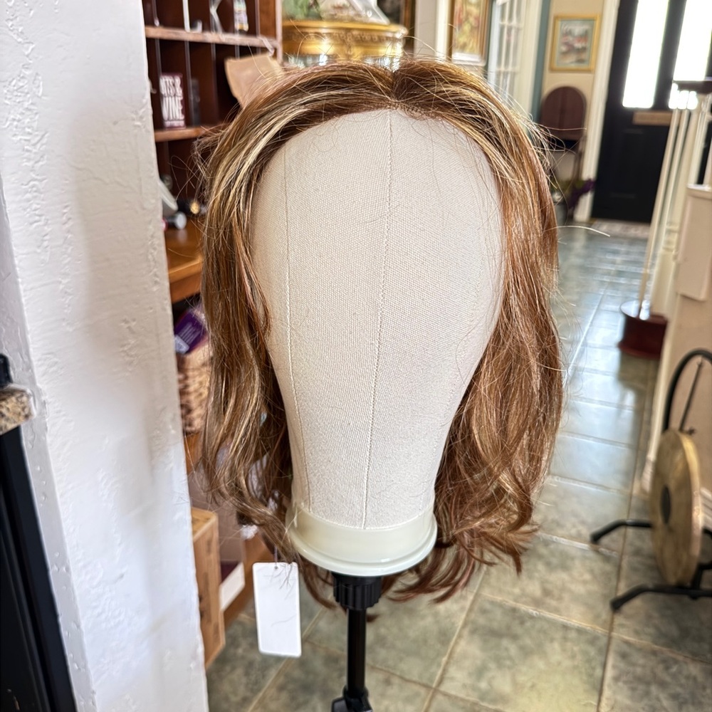 New JOY wig by Envy in Creamed Coffee